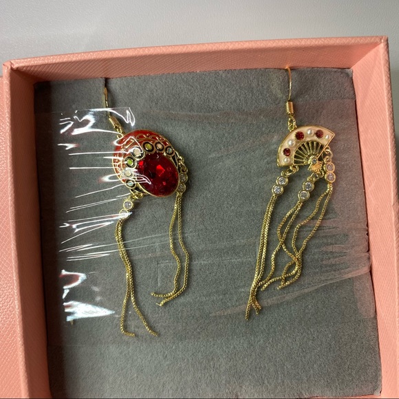 szechuan art/Chinese fan asymmetry tassel earrings - Picture 5 of 6